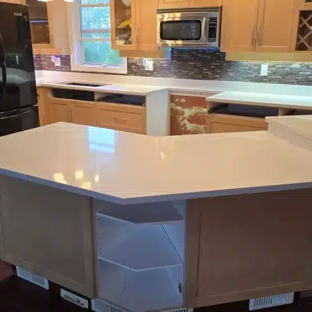 Alaskino quartz countertops with mitered corners